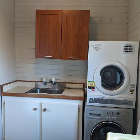 Cox Bay Cottage Raglan Exterior foto